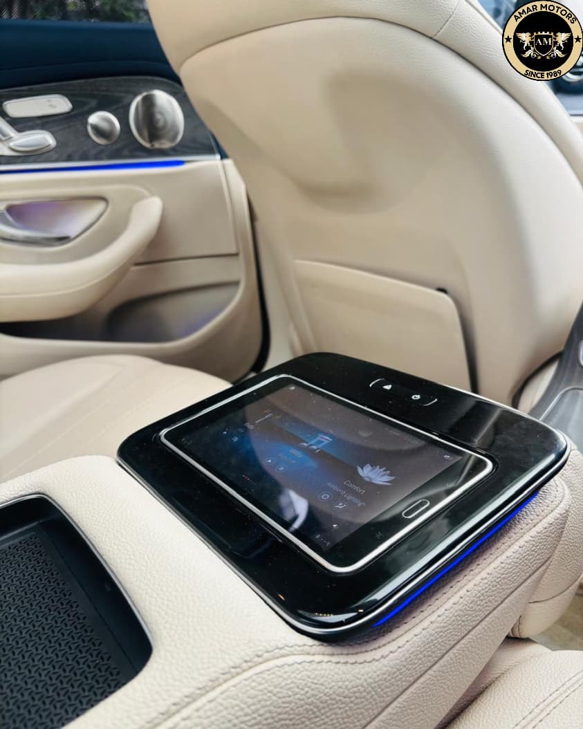 
								Mercedes Benz E350 D AMG Line full									