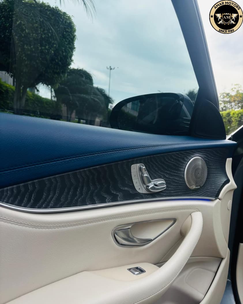 
								Mercedes Benz E350 D AMG Line full									