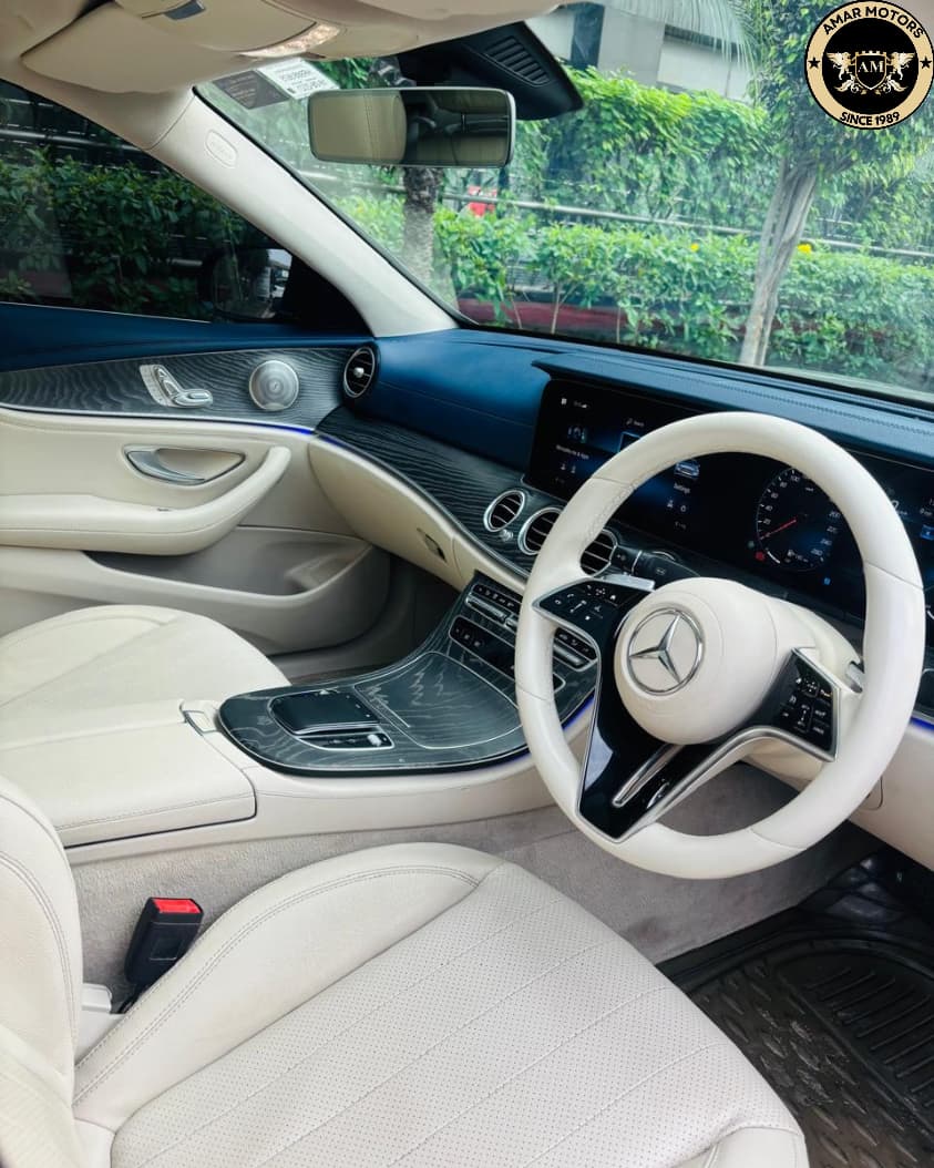 
								Mercedes Benz E350 D AMG Line full									